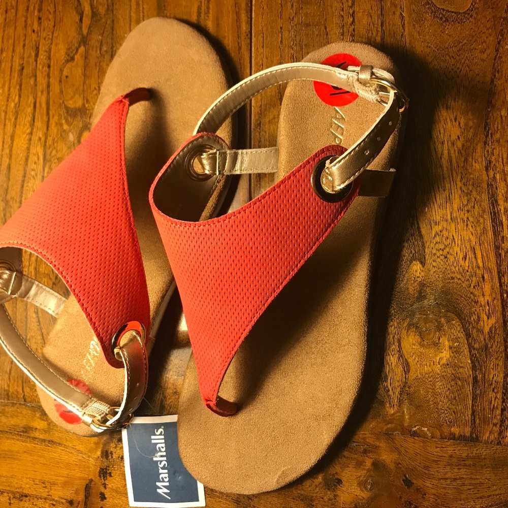 NWT Aerosoles Coral Pink and Gold Sandals Size 6